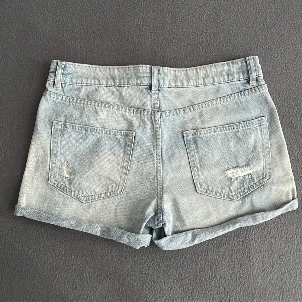 HM Ripped Jean Short - Picture 2 of 5